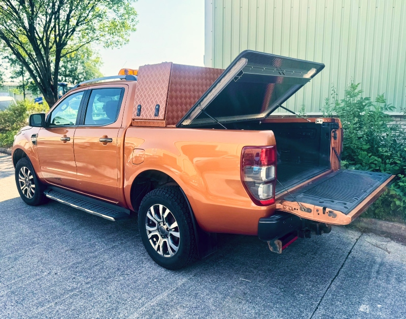 Aluminium Crossover Box & Tonneau Cover