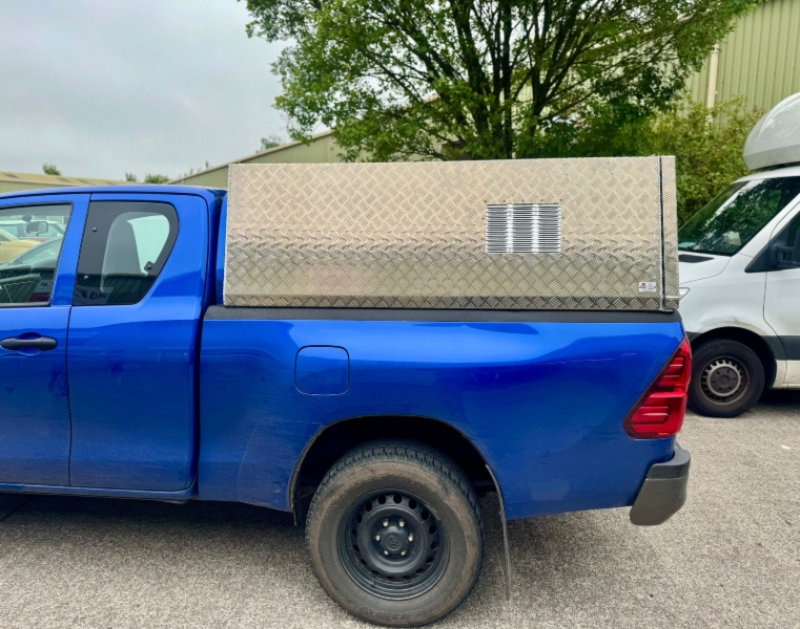 Toyota Extra Cab Samson Solid Side Canopy   